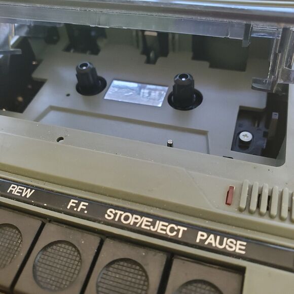 Schoolmate Slim Line Vintage Cassette Recorder Works Model HA-802 MPC-785 AC/DC - Picture 7 of 8